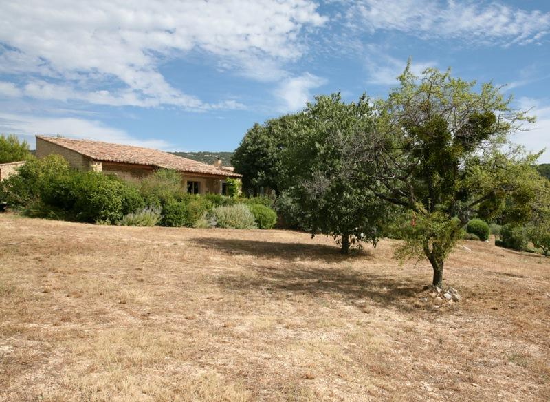 Luberon, maison en pierre de Gordes, possibilité de chambres d'hôtes.